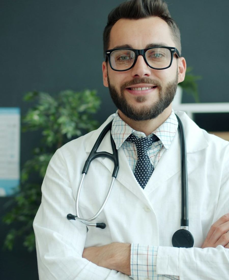 Médico do trabalho da equipe de saúde ocupacional